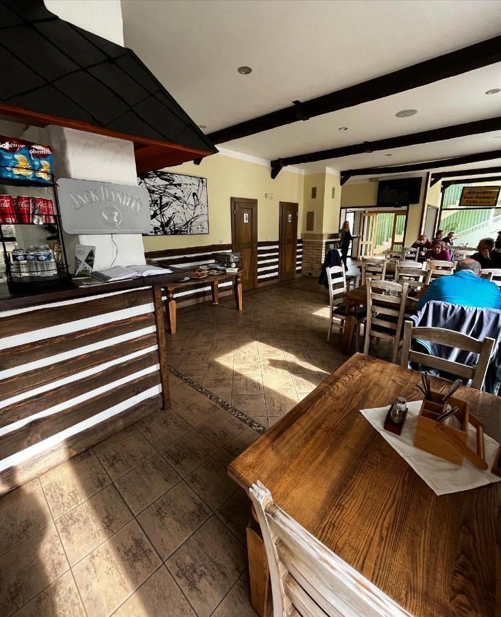 Jested Golf Restaurace A Penzion Svetla pod Jestedem 外观 照片